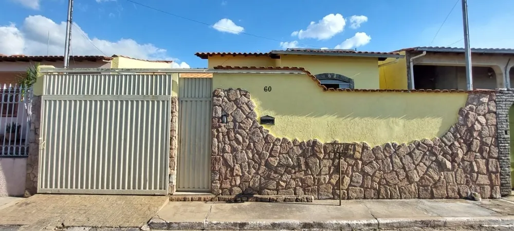 Casa, 4 quartos, 132 m² - Foto 1