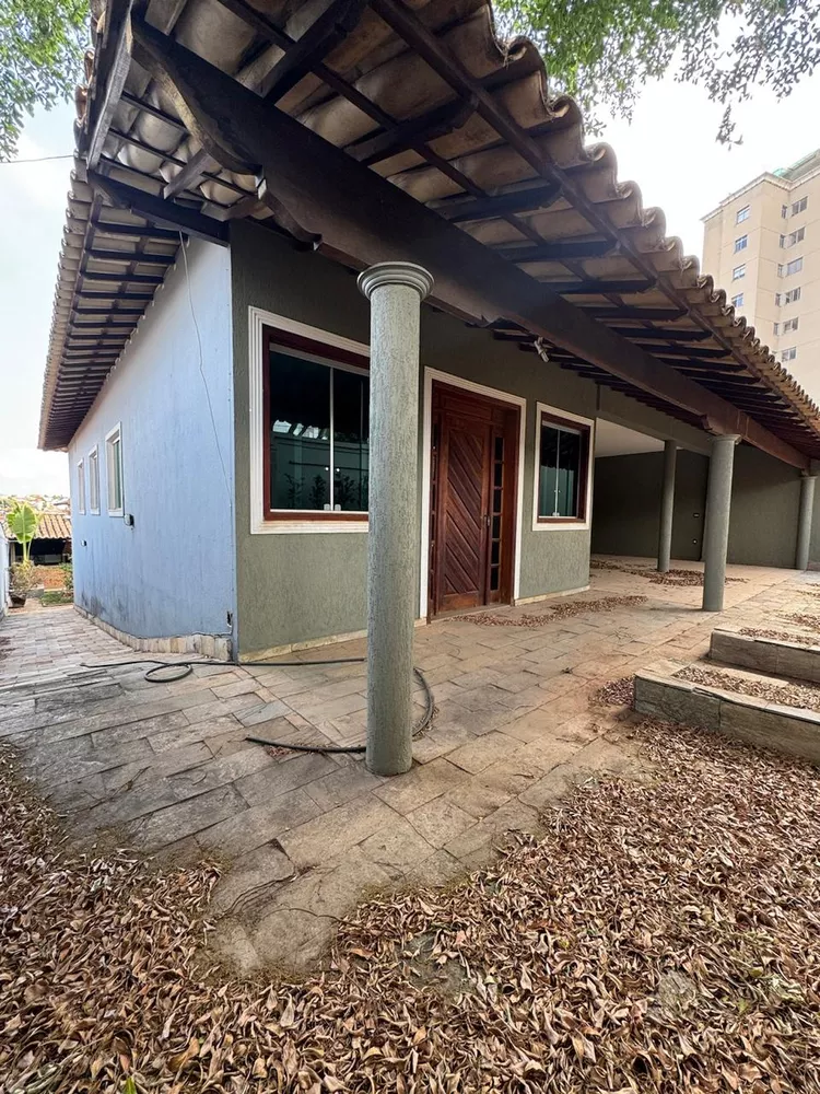 Casa para alugar com 4 quartos, 290m² - Foto 4