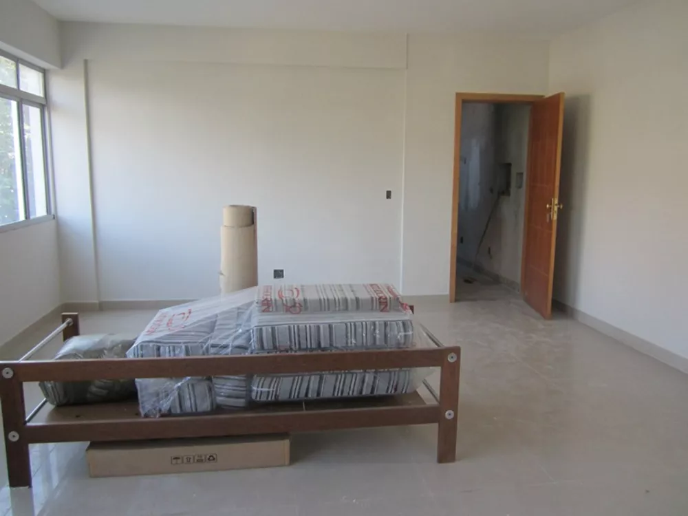 Apartamento à venda com 3 quartos, 92m² - Foto 2