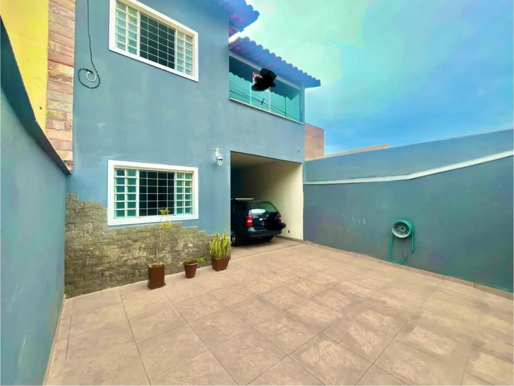 Casa, 3 quartos, 212 m² - Foto 1