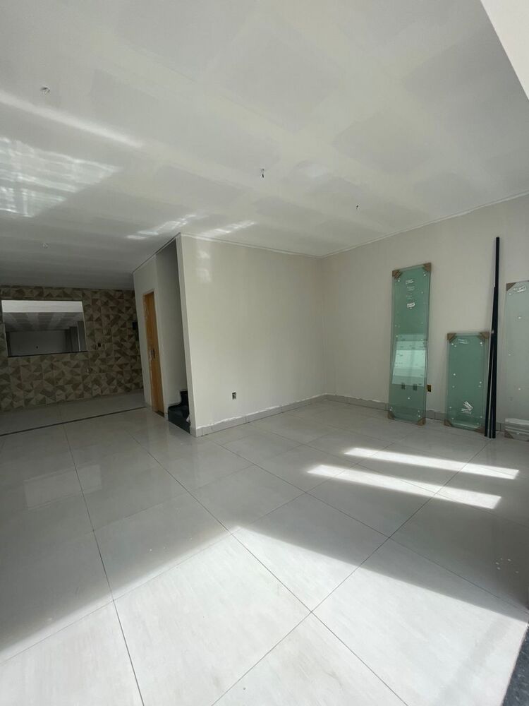 Casa à venda com 3 quartos, 160m² - Foto 2