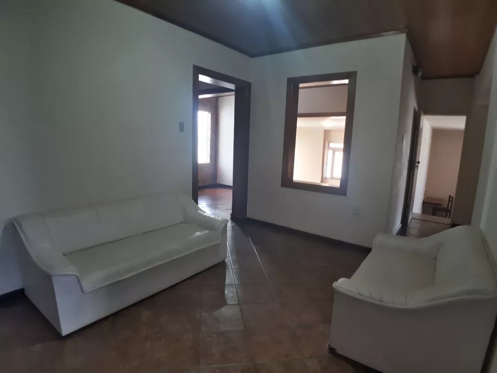 Casa à venda com 3 quartos, 200m² - Foto 1