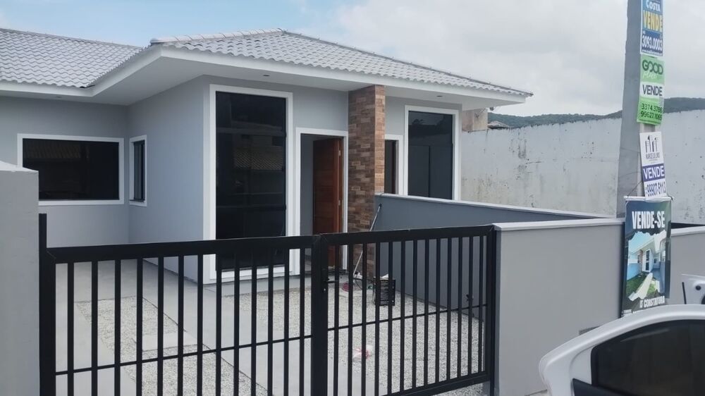 Casa à venda com 2 quartos, 50m² - Foto 2