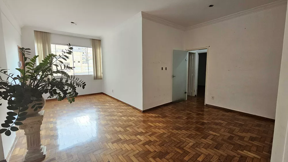 Apartamento à venda com 3 quartos, 124m² - Foto 1