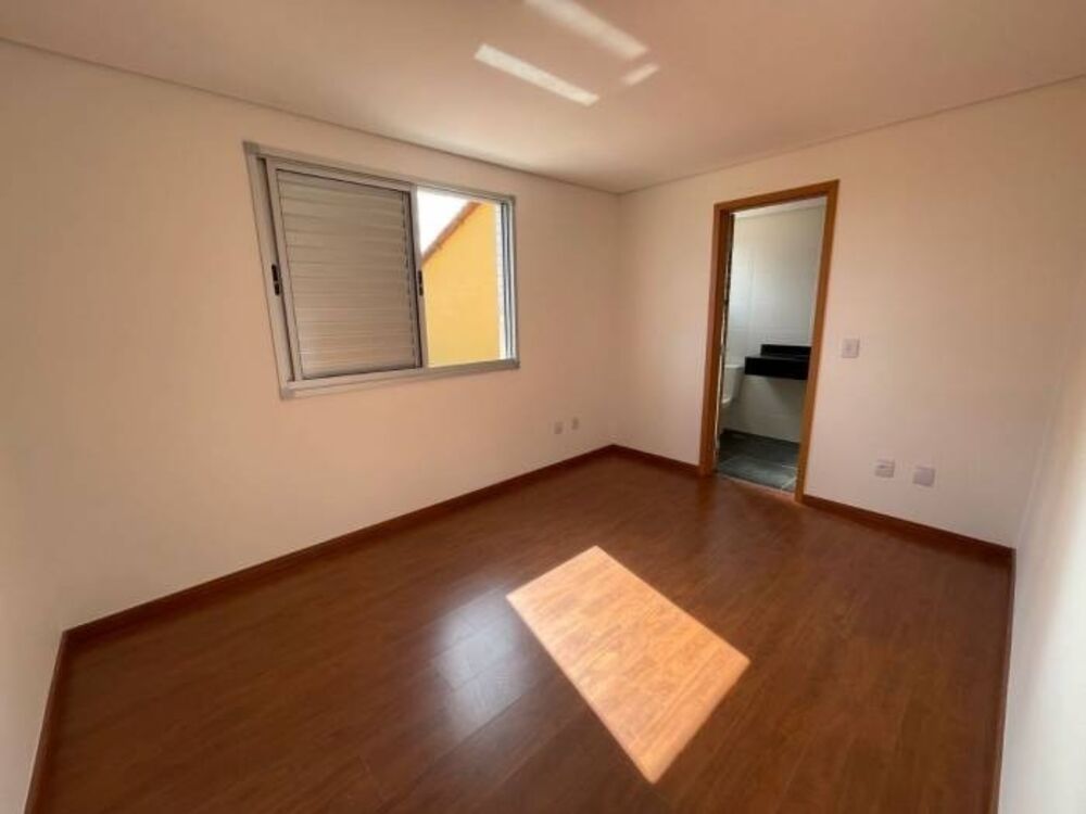 Apartamento à venda com 3 quartos, 161m² - Foto 2