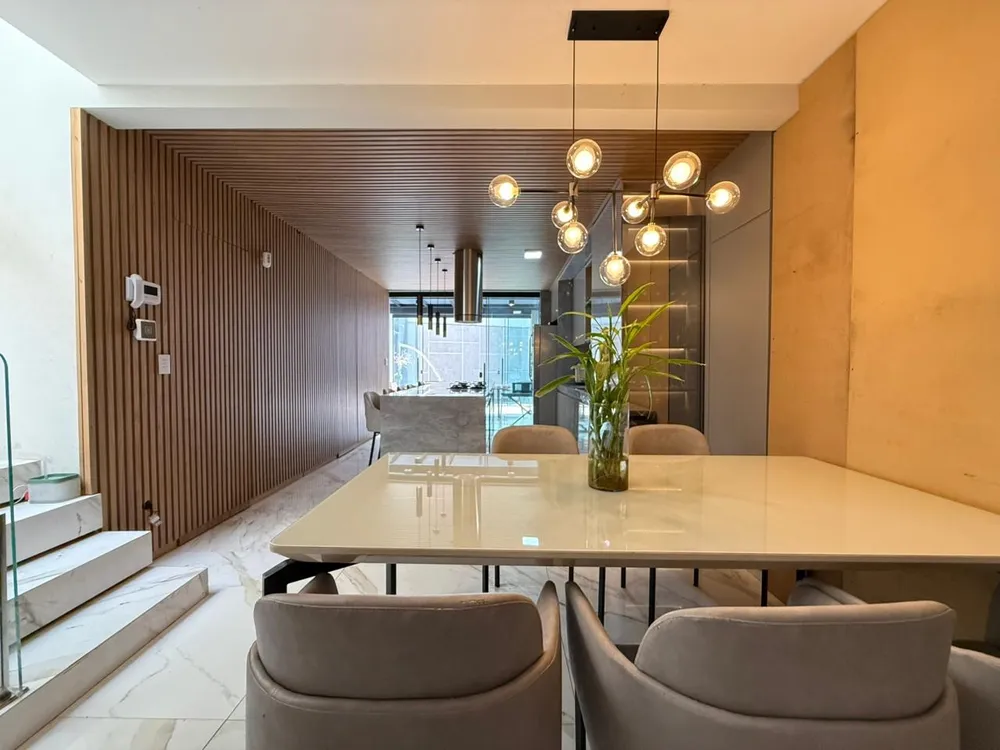 Casa, 3 quartos, 193 m² - Foto 1