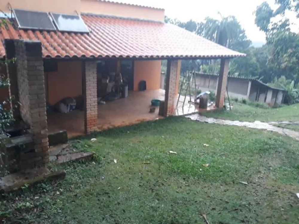 Chácara à venda com 5 quartos, 150m² - Foto 2