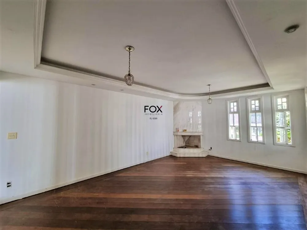 Casa, 6 quartos, 665 m² - Foto 1