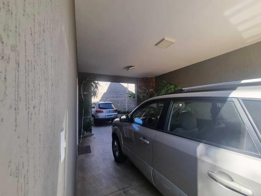 Casa, 4 quartos, 222 m² - Foto 2
