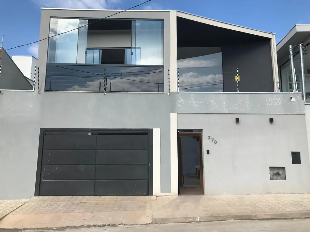 Casa, 3 quartos, 220 m² - Foto 1