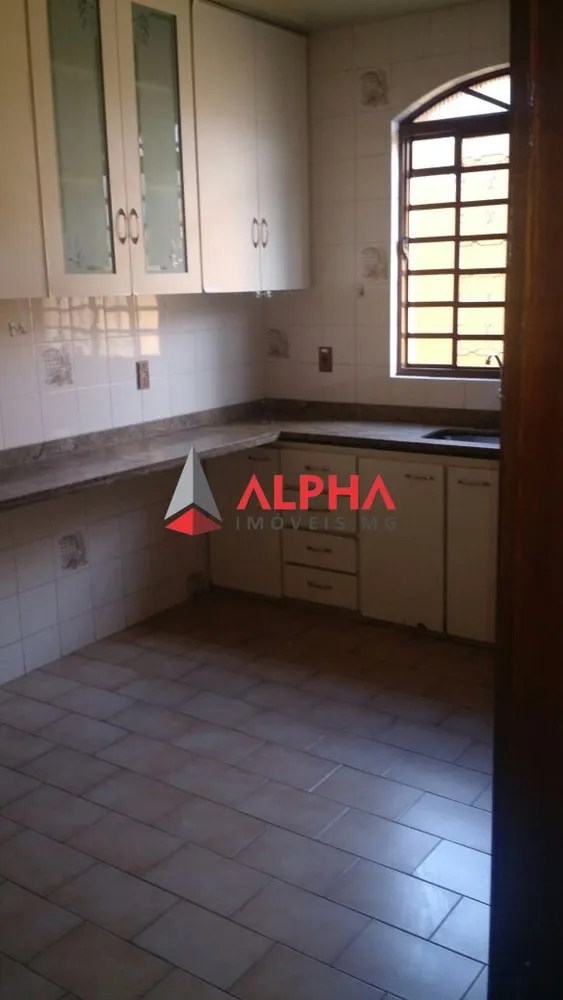 Casa, 4 quartos, 588 m² - Foto 3