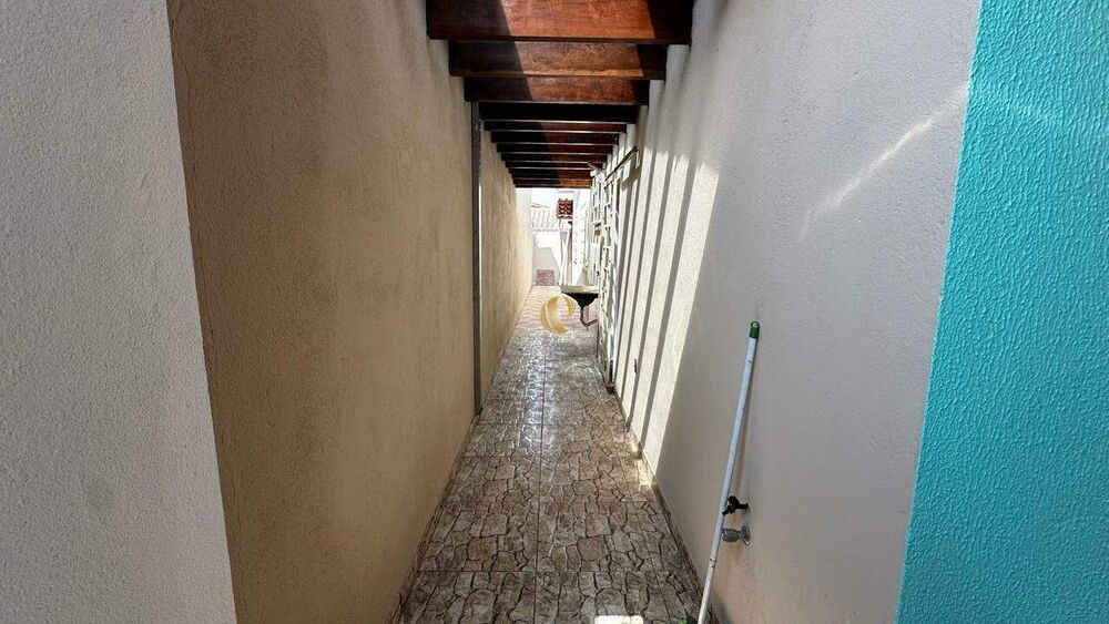 Casa à venda com 2 quartos, 50m² - Foto 4