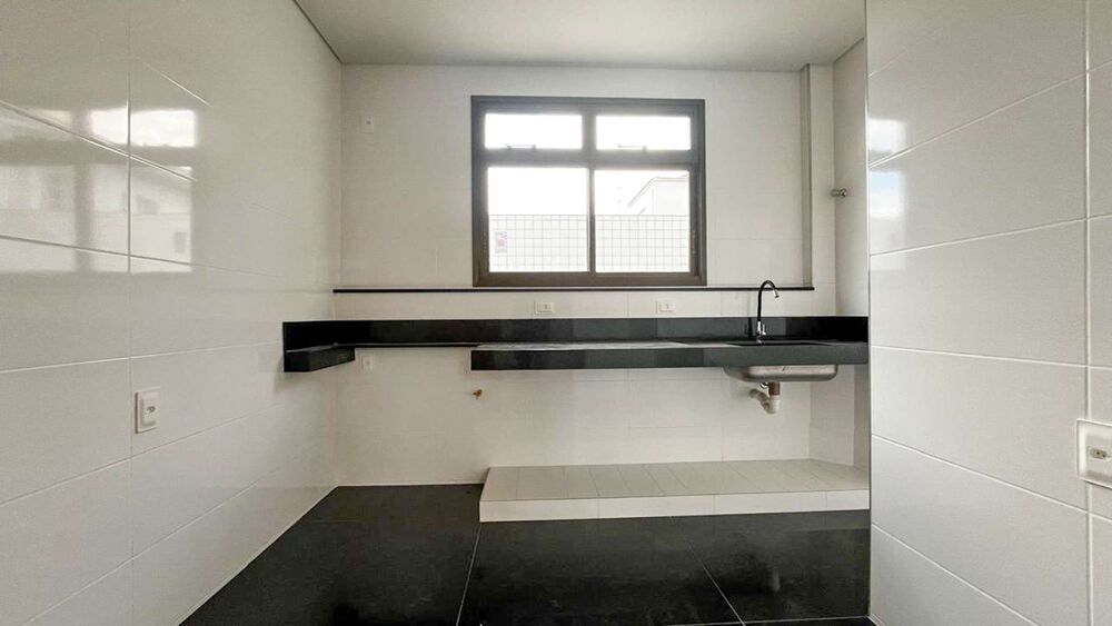 Apartamento à venda com 3 quartos, 187m² - Foto 3