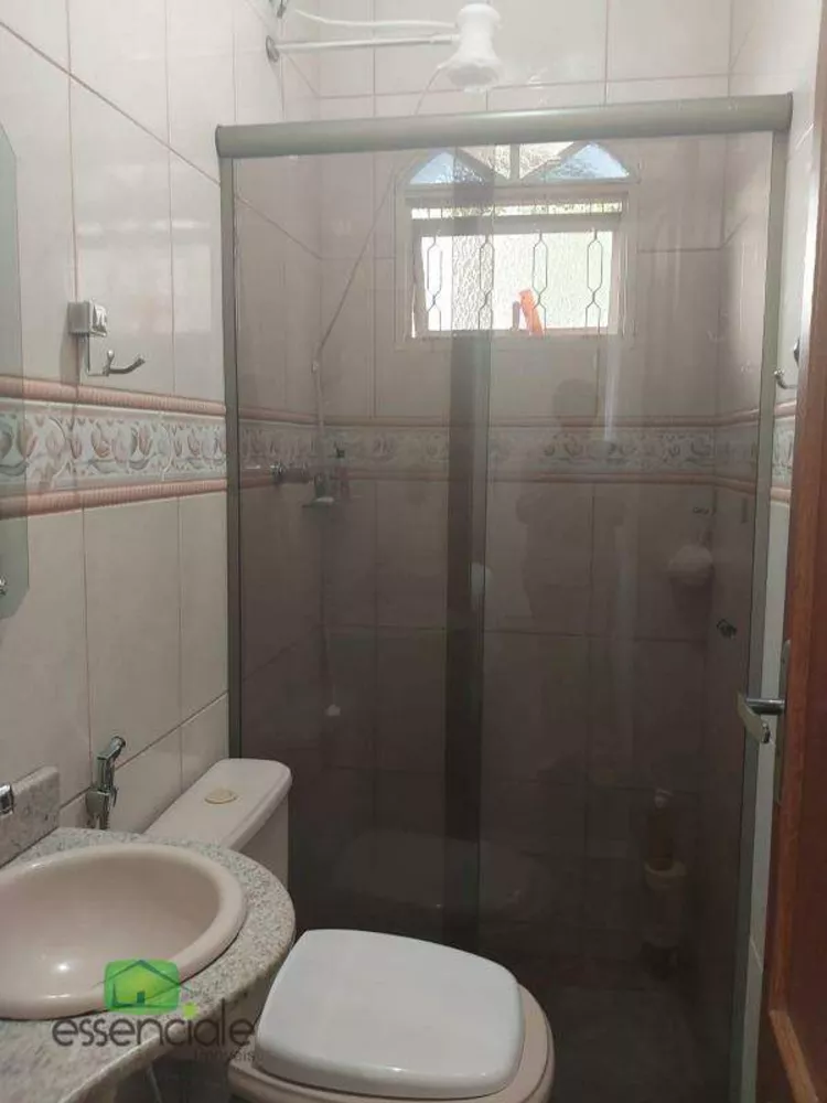 Casa à venda com 4 quartos, 250m² - Foto 15