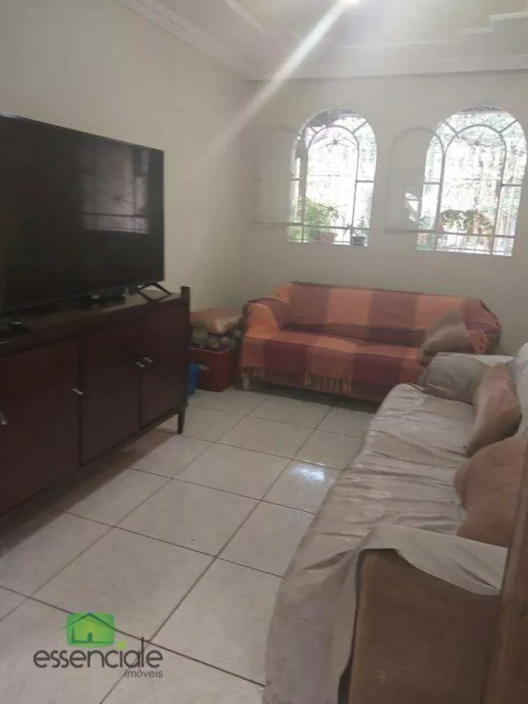 Casa à venda com 4 quartos, 250m² - Foto 9