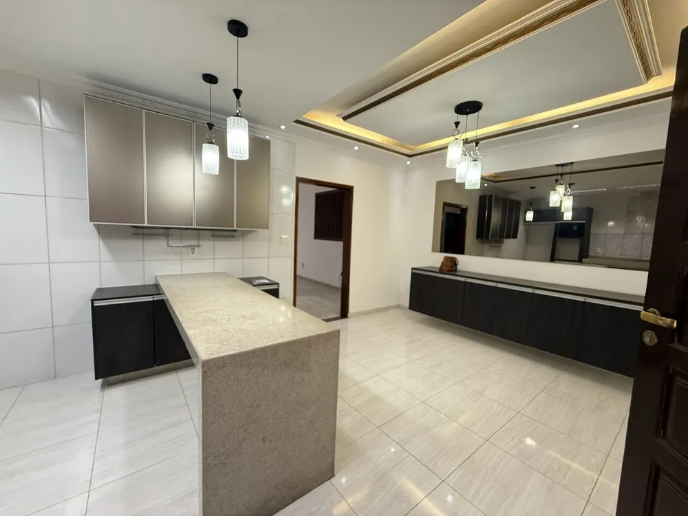 Casa, 3 quartos, 250 m² - Foto 1