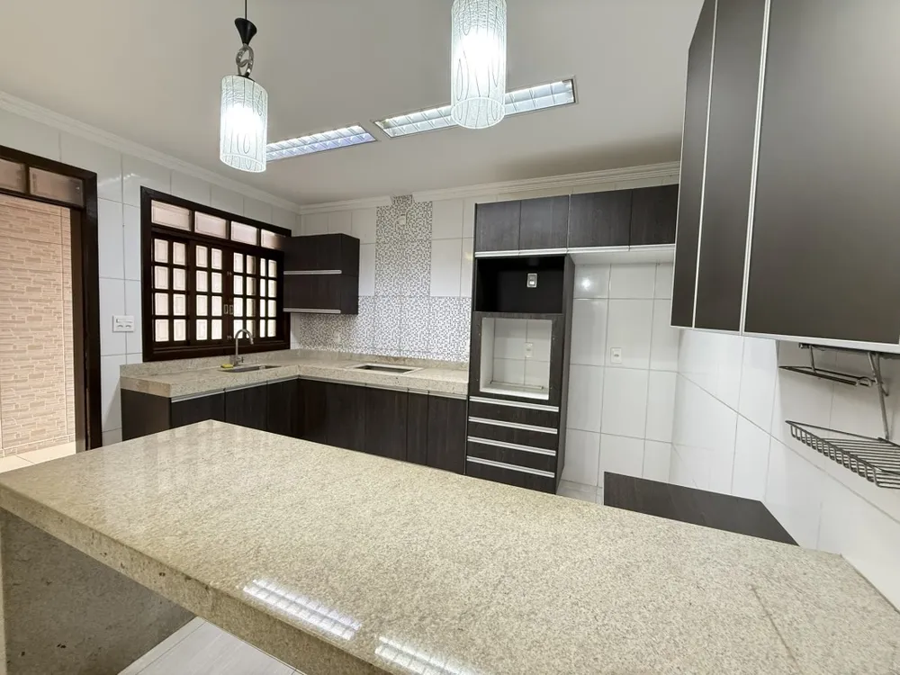 Casa, 3 quartos, 250 m² - Foto 3