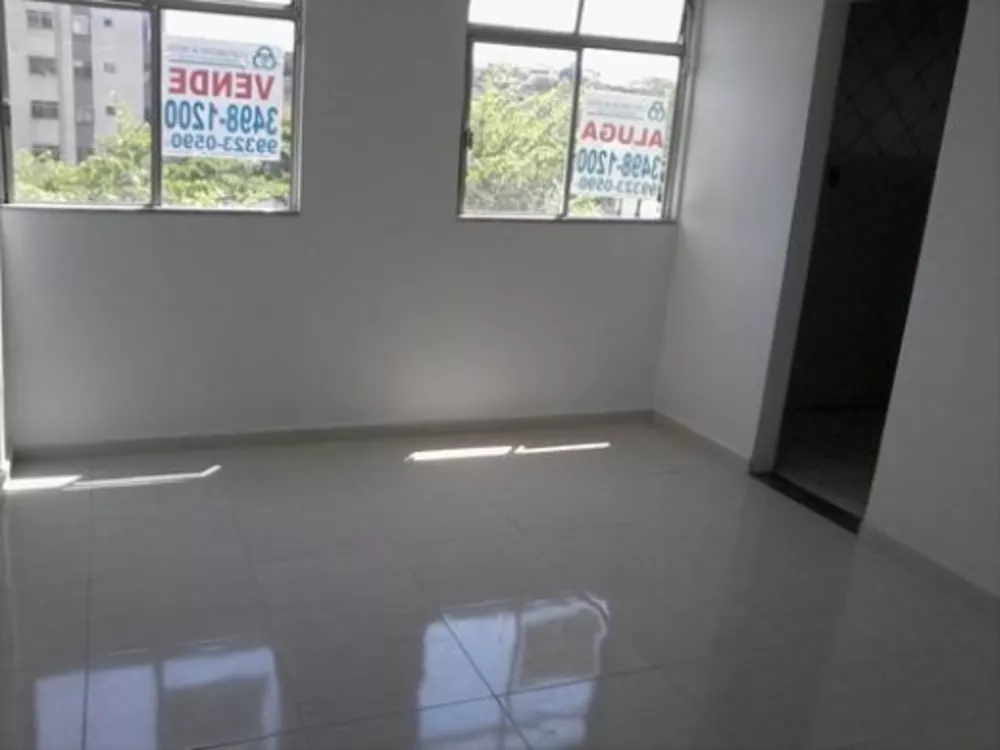 Apartamento à venda com 2 quartos, 65m² - Foto 2