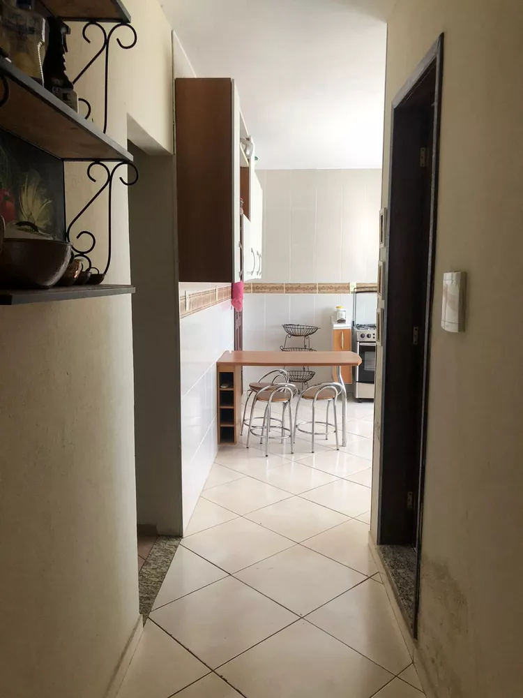 Casa à venda com 2 quartos, 60m² - Foto 6