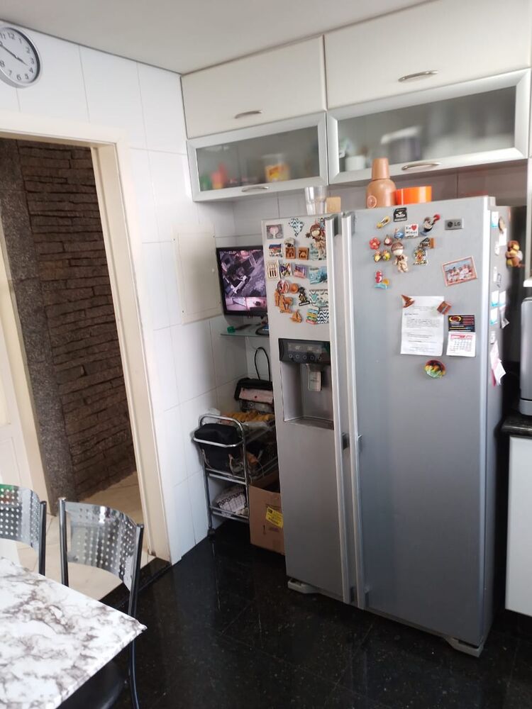Casa à venda com 4 quartos, 600m² - Foto 10