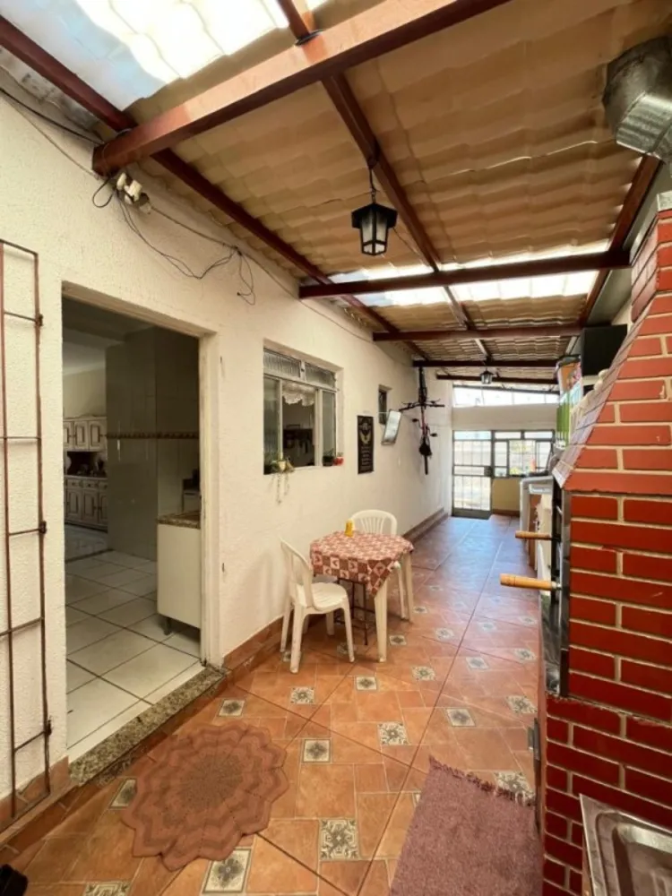 Casa, 3 quartos, 294 m² - Foto 1