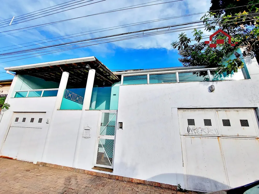 Casa, 3 quartos, 242 m² - Foto 1