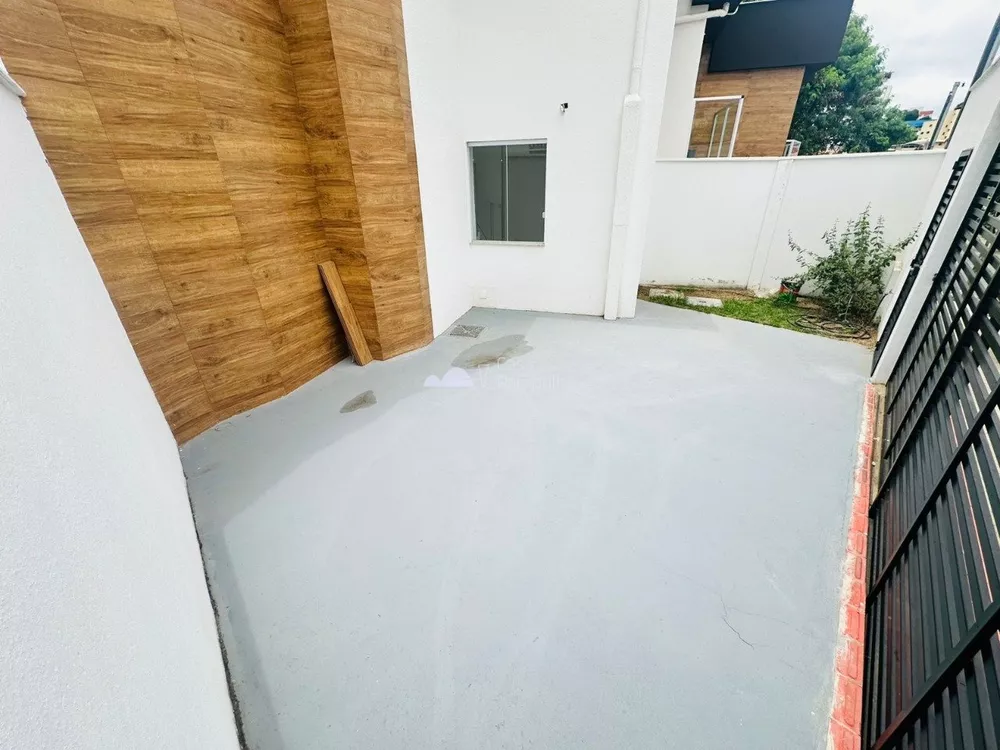 Casa à venda com 3 quartos, 155m² - Foto 3