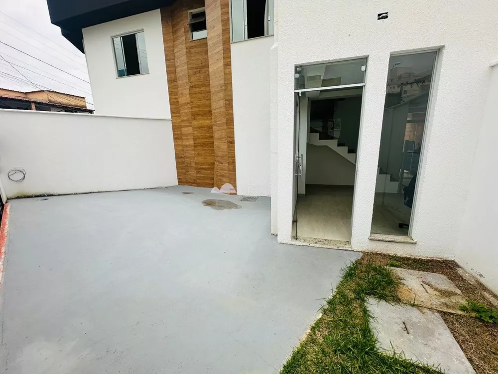 Casa à venda com 3 quartos, 155m² - Foto 2