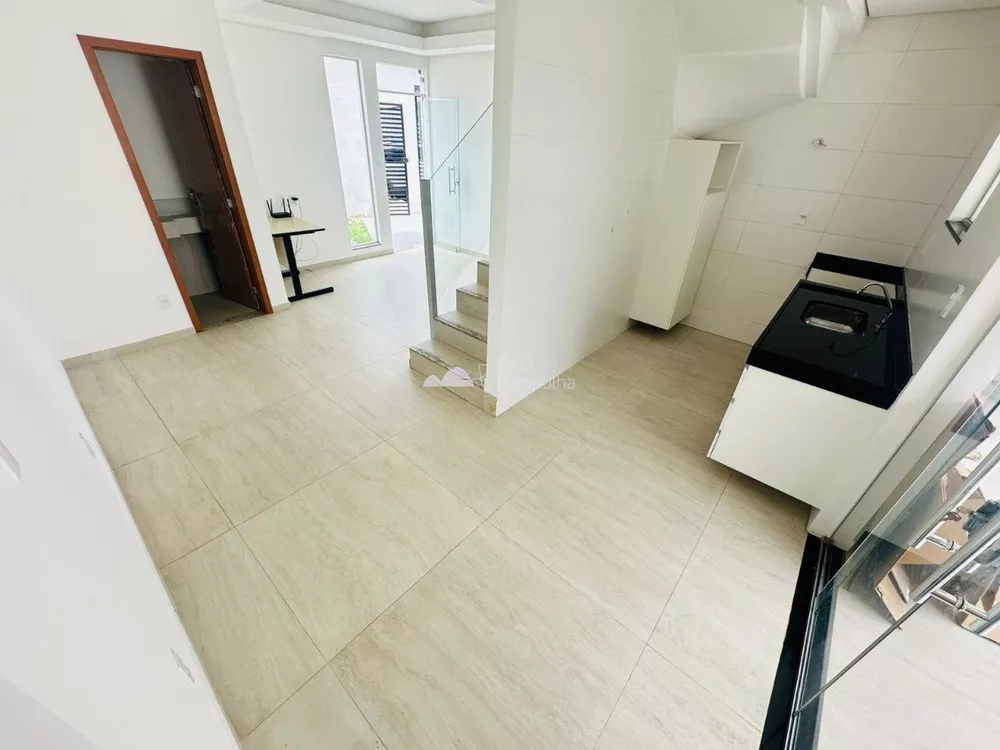 Casa à venda com 3 quartos, 155m² - Foto 8