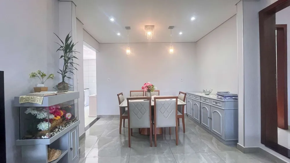 Casa, 3 quartos, 213 m² - Foto 2