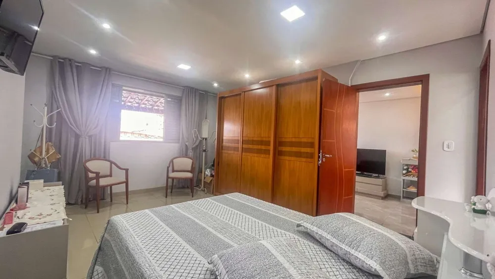 Casa, 3 quartos, 213 m² - Foto 3