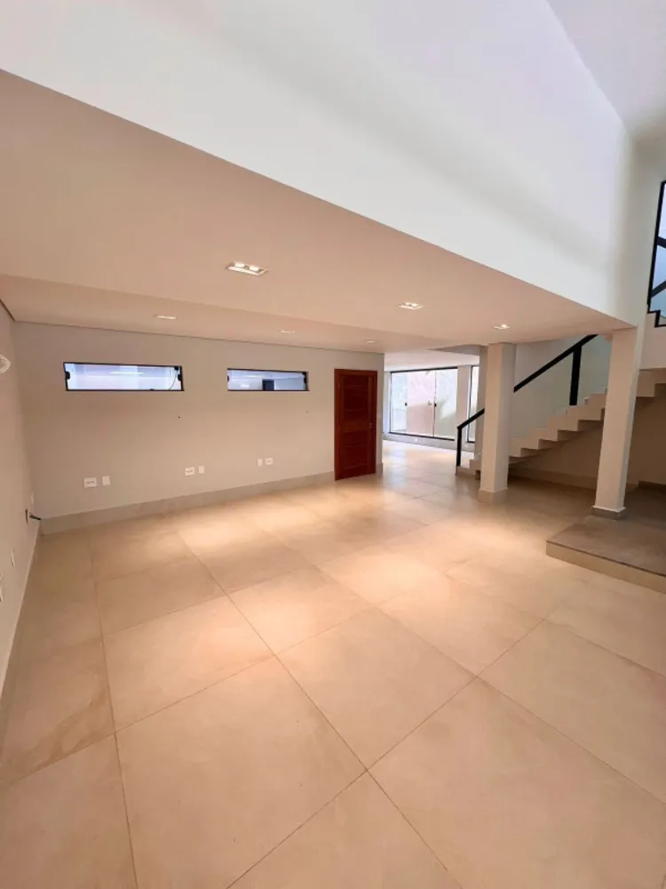Casa, 4 quartos, 300 m² - Foto 1