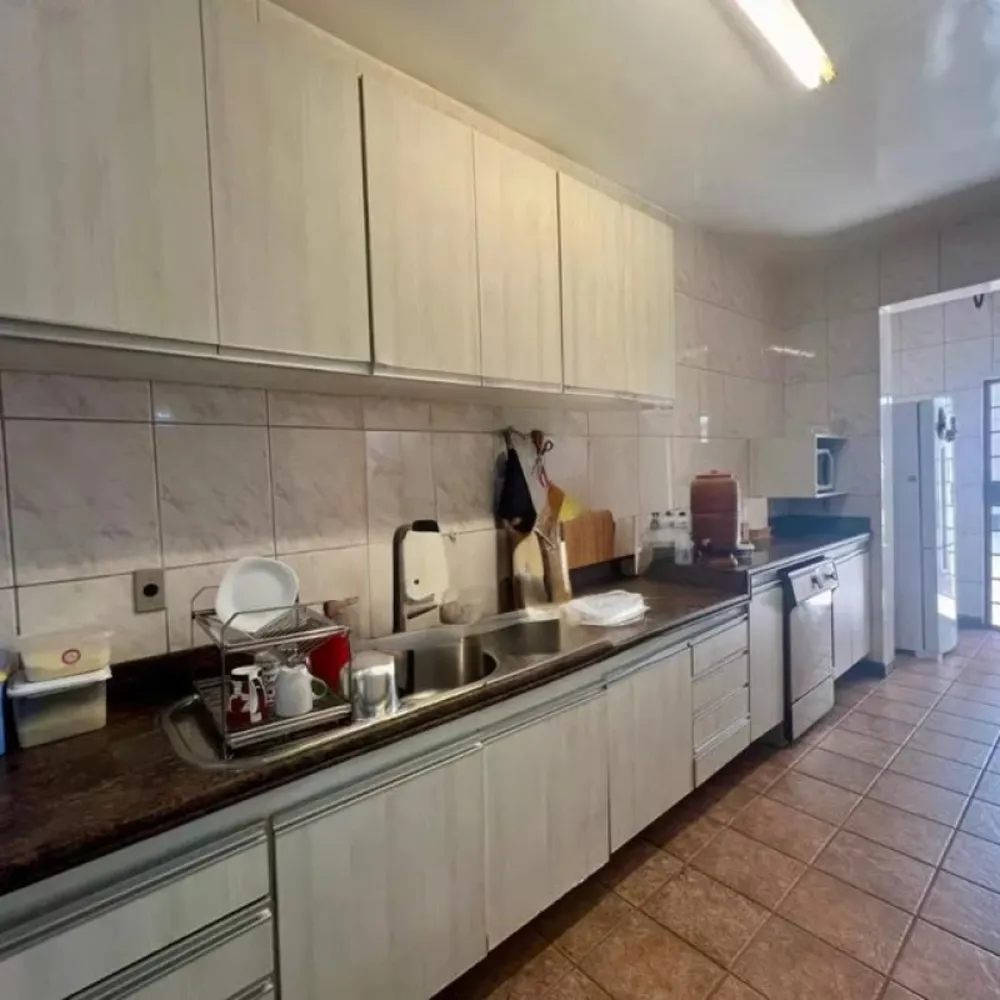 Casa, 7 quartos, 344 m² - Foto 2