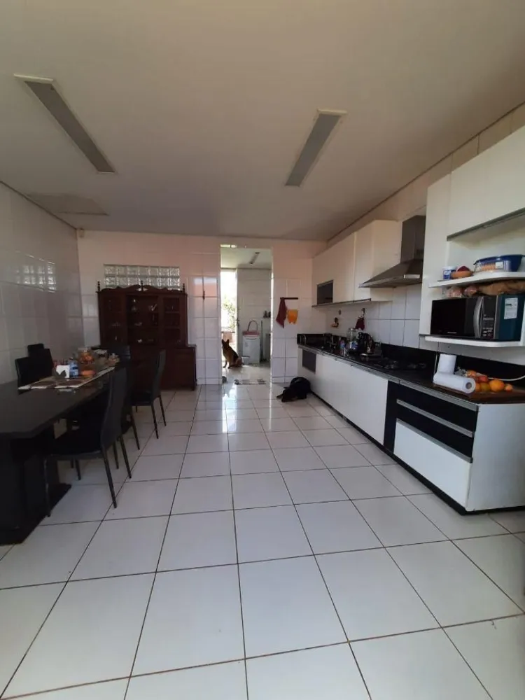 Casa, 4 quartos, 330 m² - Foto 10