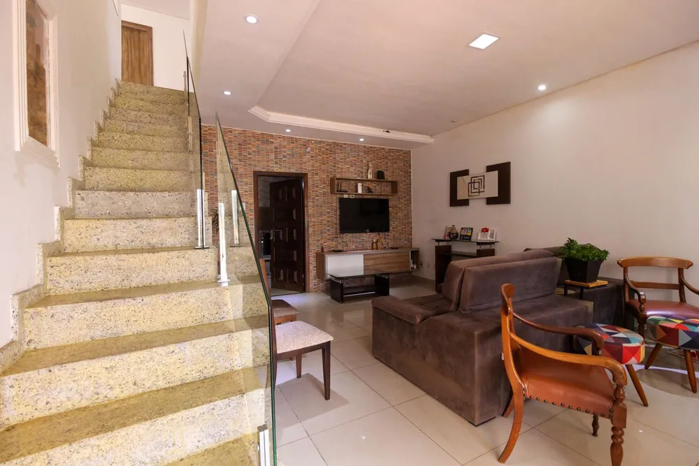 Casa, 6 quartos, 280 m² - Foto 2