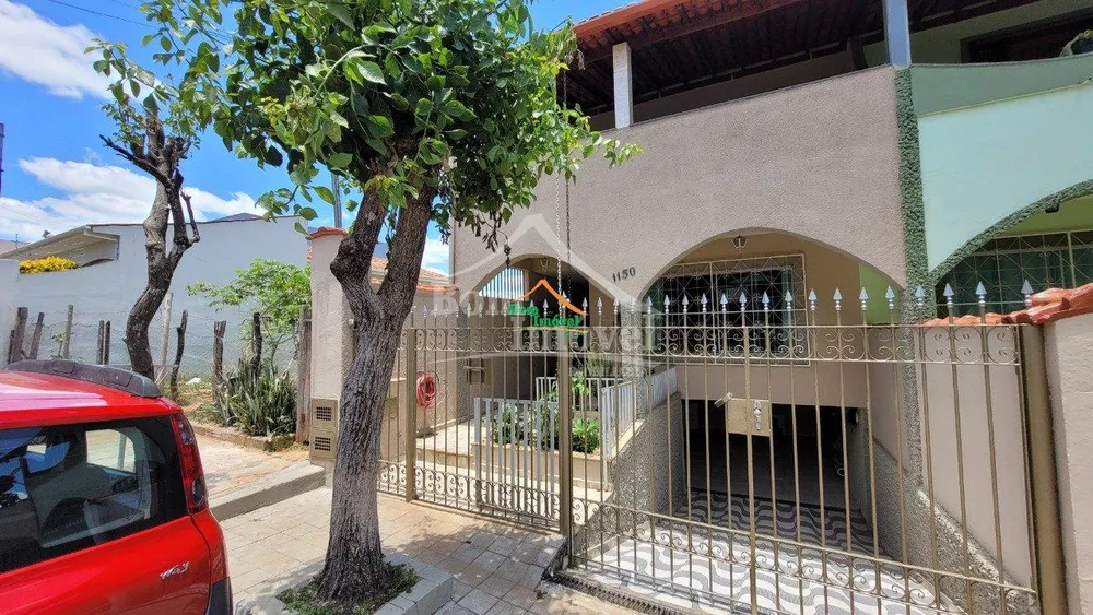 Casa, 3 quartos, 183 m² - Foto 1