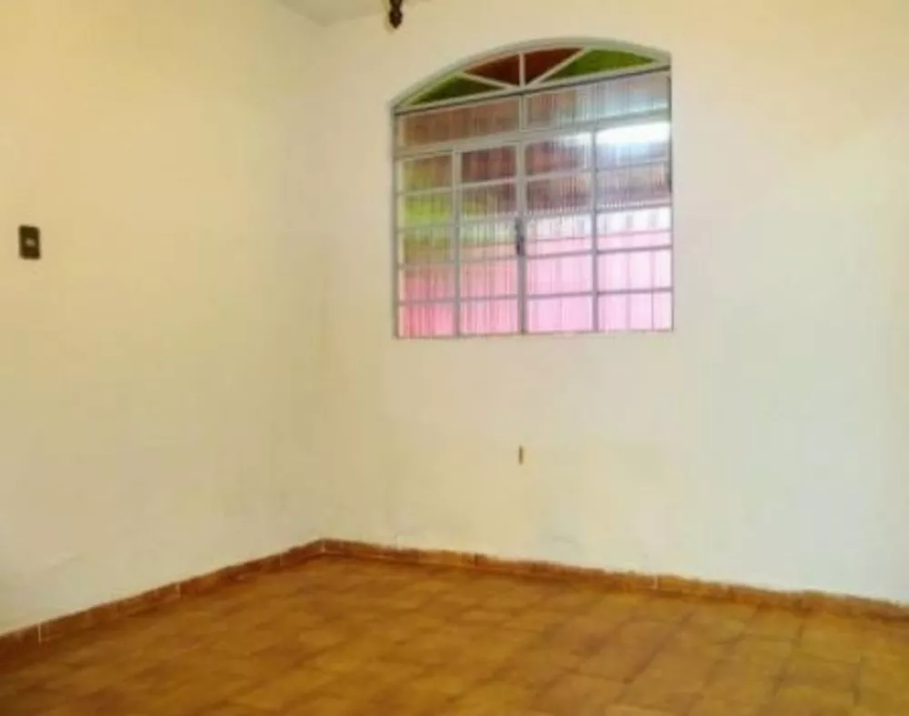 Casa à venda com 3 quartos, 140m² - Foto 2