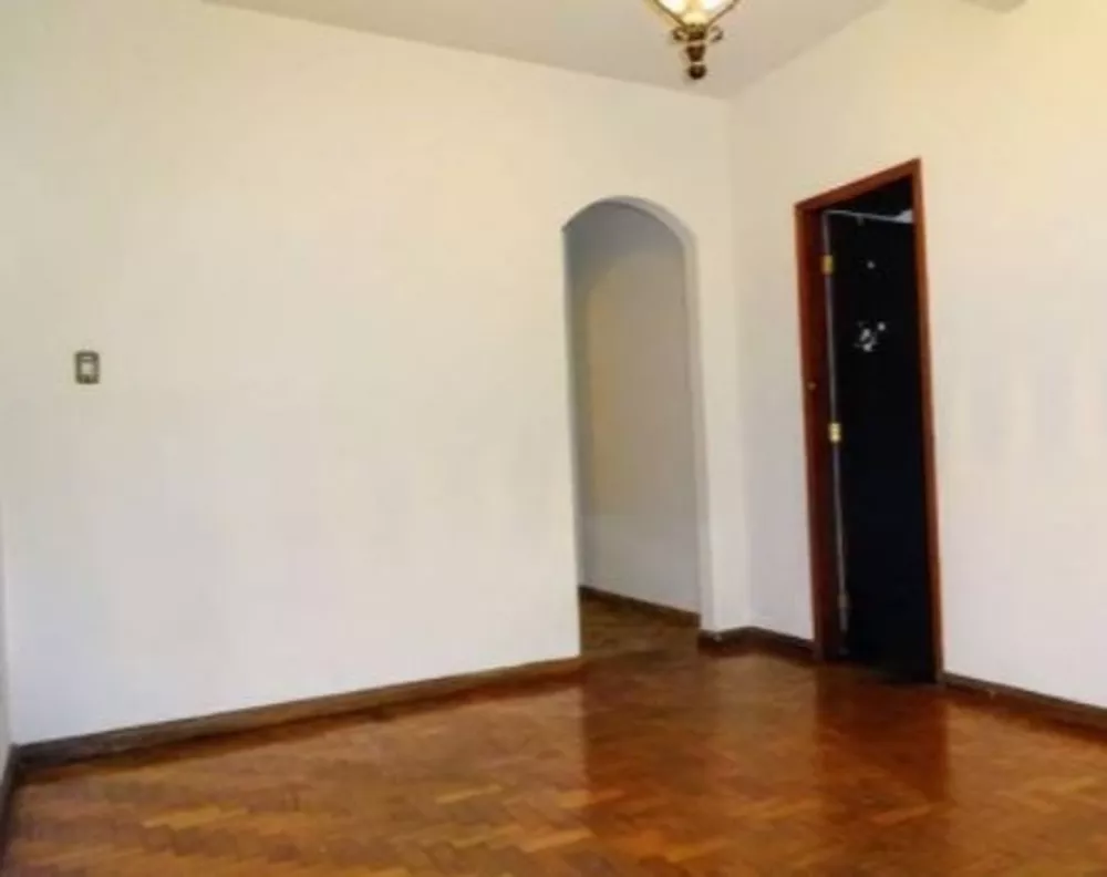 Casa à venda com 3 quartos, 140m² - Foto 1