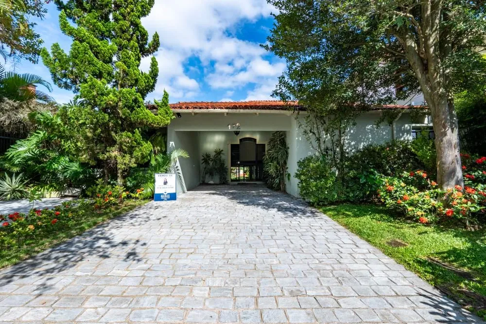 Casa, 5 quartos, 352 m² - Foto 1