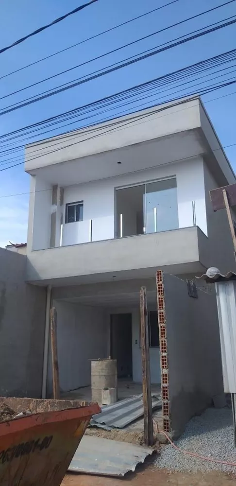 Casa à venda com 3 quartos, 130m² - Foto 1