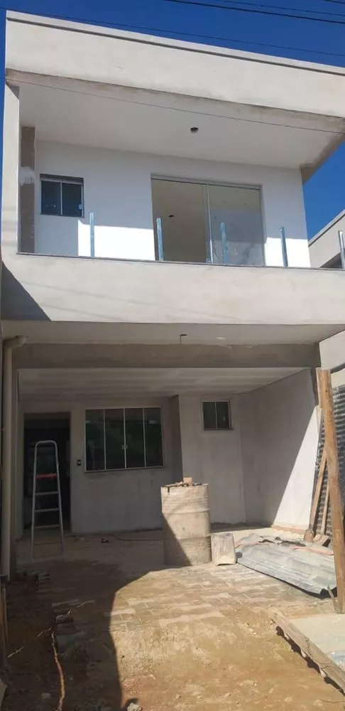 Casa à venda com 3 quartos, 130m² - Foto 2