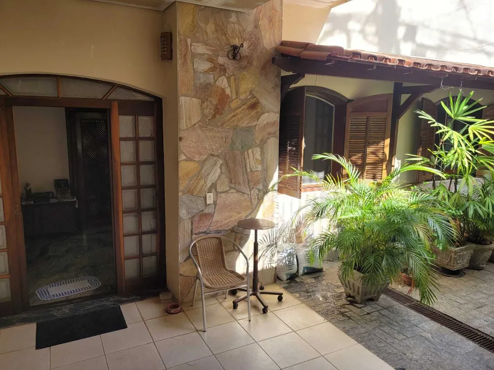 Casa, 4 quartos, 239 m² - Foto 2