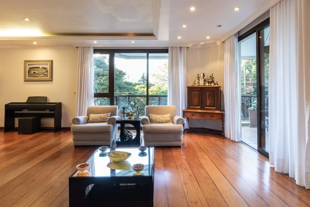 Apartamento, 3 quartos, 251 m² - Foto 1
