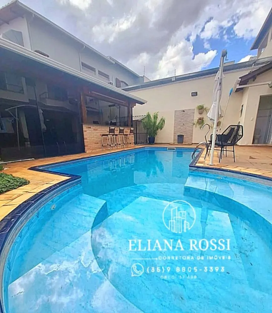 Casa, 3 quartos, 272 m² - Foto 1