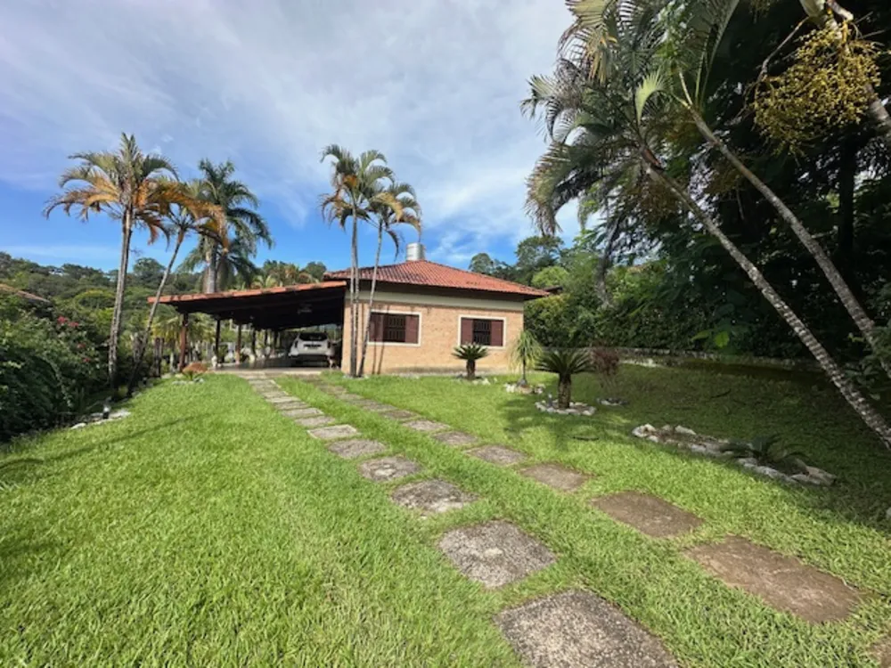 Chácara, 3 quartos, 2900 m² - Foto 1