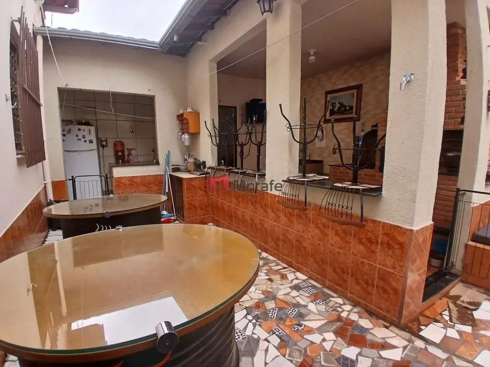 Casa, 4 quartos, 180 m² - Foto 1