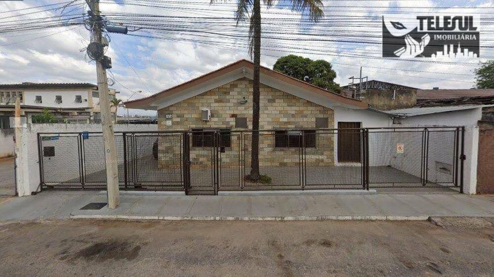 Casa à venda com 1 quarto, 300m² - Foto 2