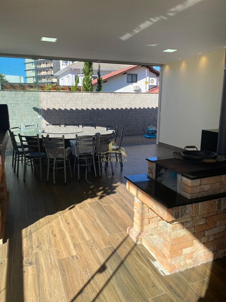Casa à venda com 3 quartos, 90m² - Foto 11