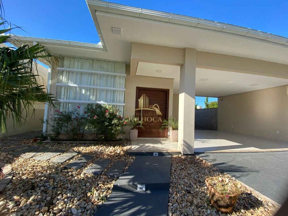 Casa à venda com 3 quartos, 90m² - Foto 1