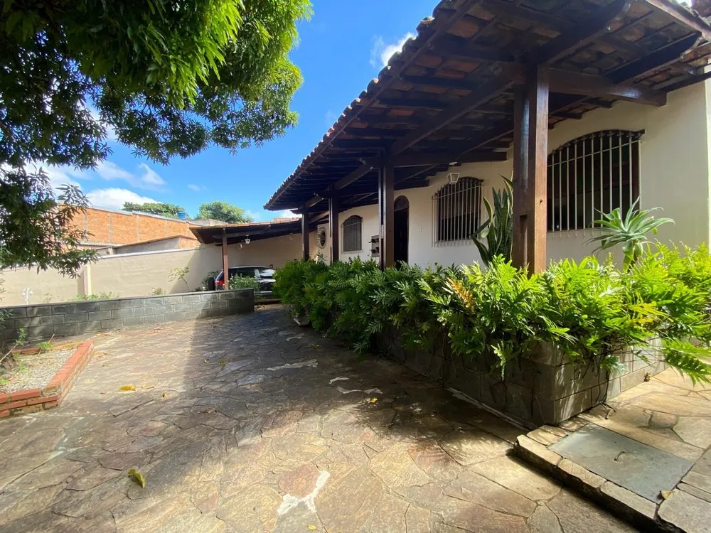 Casa, 4 quartos, 354 m² - Foto 1